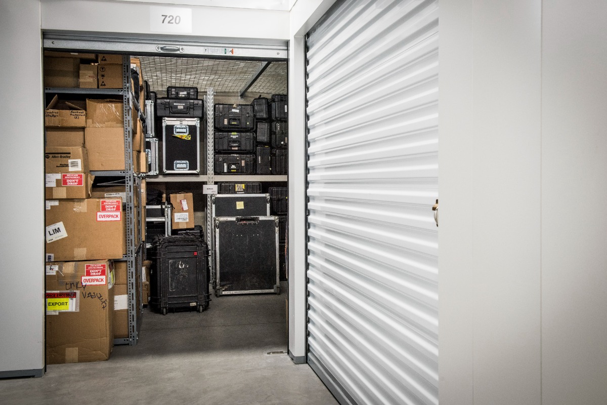 ![Alt text](https://link-to-image.me)